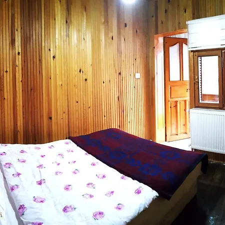 Yali Guest house *